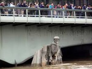 French flood insurance loss estimated at up to $1.6 billion: AFA