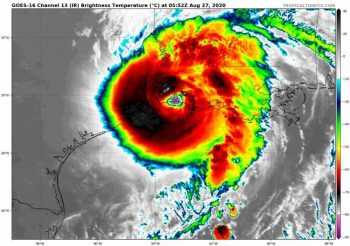 hurricane-laura-landfall-satellite